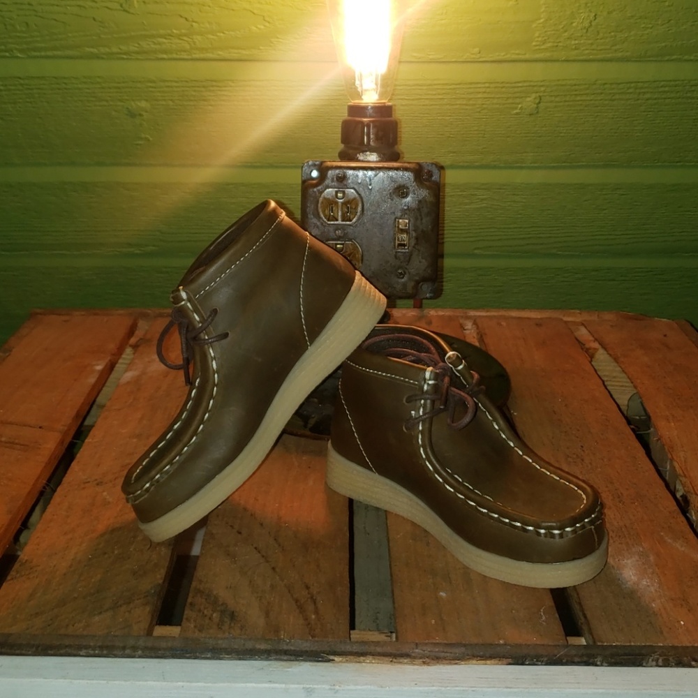 Clark wallabies look alikes